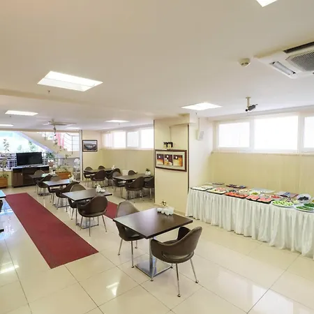 Siyav Otel