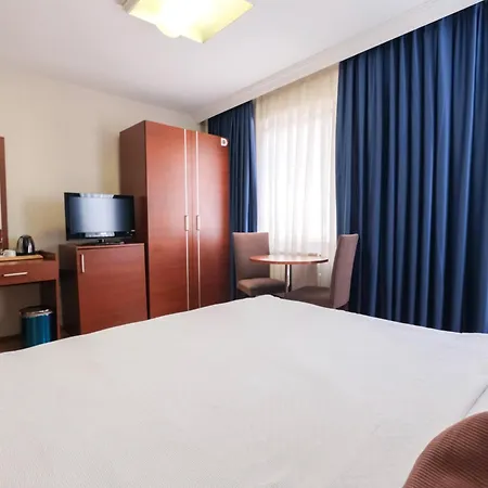 Siyav Hotel 3*