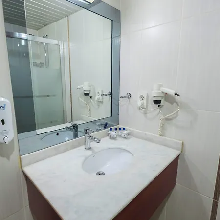 Siyav Hotel 3*