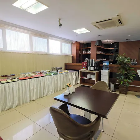 Siyav Hotel